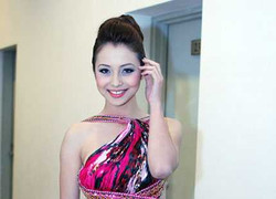 Jennifer Phạm gái một con long lanh như gái còn son