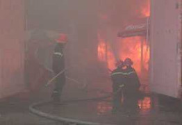 Lửa được dập, vũ trường Phương Đông bị thiêu rụi