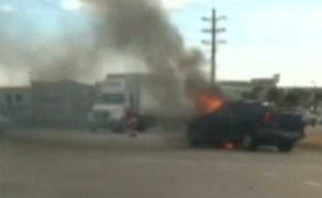 Clip: Ông già Noel giải cứu lái xe khỏi thần chết