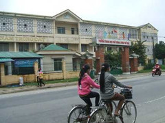 Chống tiêu cực, giáo viên bị khai trừ Đảng