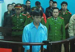 Giá đắt cho một phút hung hăng ở quán karaoke