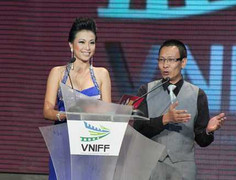 MC Lại Văn Sâm lần đầu trần tình “sự cố dịch sai”