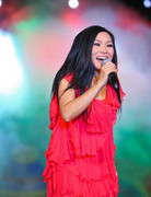 Phương Thanh đỏ như …hoa dâm bụt