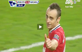 Berbatov hoàn tất cú đúp nâng tỉ số lên 3-0