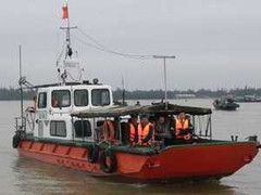 Thấy thi thể một chiến sỹ vụ chìm tàu ở Cửa Đại