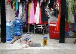 Mâu thuẫn nhỏ, cô gái gọi bạn trai đến giết người