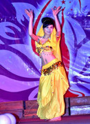 Nữ sinh Lâm nghiệp múa bụng quyến rũ