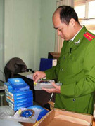 Bị bắt vì kinh doanh Windows 7 không bản quyền