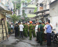 TP.HCM: Cố thủ trong phòng, tưới xăng bật lửa tự thiêu