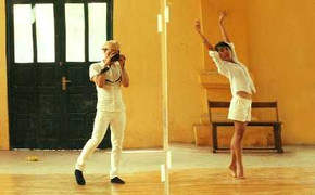 Quyên góp cho người nghèo: Hotboy “Minh xinh” nhảy