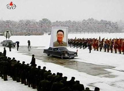 Đại tướng Kim Jong-un chủ trì lễ truy điệu cha