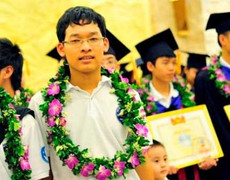 Lộ diện chủ nhân “Quả Cầu Vàng 2011”