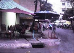 4 mẹ con dùng gạch, đá, gas, xăng chống lại công an