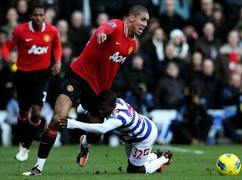 Mất mát mới cho MU: Smalling xa sân cỏ 3 tháng!