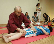 Trẻ nhức mỏi chân, tay là bệnh gì?