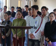 Buôn thân xác, 'thu nhập' 120 triệu đồng/tháng