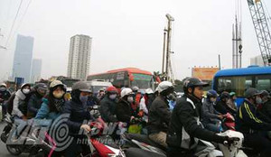 Cửa ngõ Thủ đô, bến xe kẹt cứng ngày cuối năm