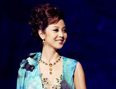 Jennifer Phạm hội ngộ Mai Phương Thúy