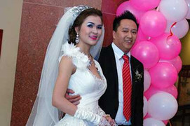 Clip: Người đẹp Diễm Hương rạng ngời trong ngày cưới