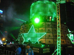 TP.HCM lung linh ánh sáng, rộn rã niềm vui