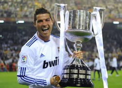 Bóng đá thế giới: Chuyện gì xảy ra trong năm 2012?