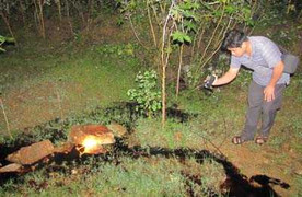 Xả thải hôi thối nồng nặc vào nguồn nước sinh hoạt