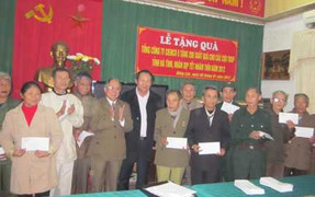 Cienco 5 tặng quà Tết cho cựu thanh niên xung phong