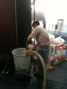 Dầu lạc giả chứa chất gây vô sinh xuất hiện tràn lan