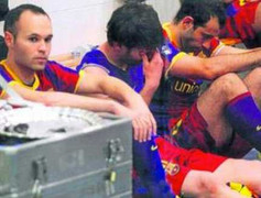 Thua Real, Messi khóc thút thít