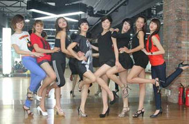 Chung kết Top Model nóng lên trước giờ G