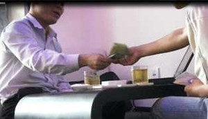 Bán thông tin cá nhân... thu lời gần nửa tỉ đồng