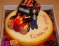 Những chiếc bánh hình ô tô sáng tạo nhất thế giới