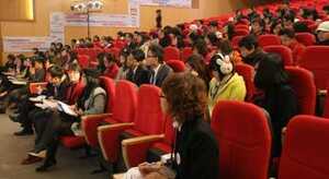 450 sinh viên tranh luận với doanh nghiệp nổi tiếng