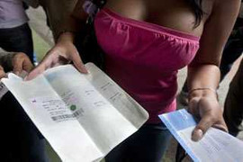 Đức, CH Czech khuyến cáo phụ nữ tháo bỏ túi ngực PIP