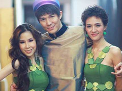 Nathan Lee lần đầu một mình với dàn người đẹp