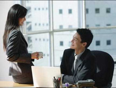 Dấu hiệu nhận biết sếp đang “kết” bạn!