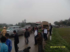 Xe container bị tai nạn, QL1A ùn tắc hơn 10km