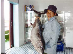 Thú vị chuyện giật cá sái tay ở nhà giàn giữa biển