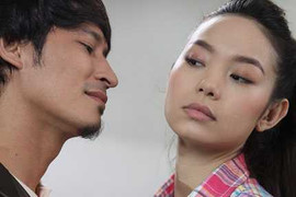 Ngọc Quyên khoe da thịt cứu 'Lệ phí tình yêu'