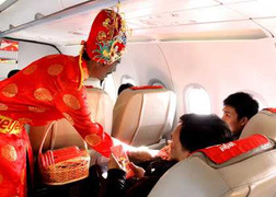 Đi máy bay, được Táo quân lì xì đầu năm