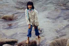 Top Model Hoàng Thùy lộ ảnh thơ bé 'xấu xí'