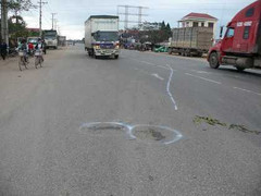 Bị 2 ô tô cán chết trên đường về quê ăn Tết