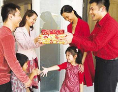 Tăng giá gấp đôi, dịch vụ xông đất vẫn… 