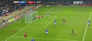 Pha bỏ lỡ thế ký: Torres lại có thêm đối thủ