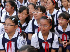 Giữ gìn “cửa sổ tâm hồn” cho các bé tiểu học