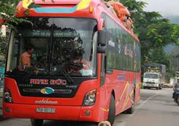 Phạt nặng xe 42 chỗ ngồi “nhồi” gần 70 khách