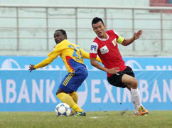 Cuối năm ngẫm về những đôi chân tiền tỉ