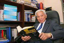 GS Hoàng Tụy: “Tôi chưa học đại học 1 ngày đúng nghĩa”