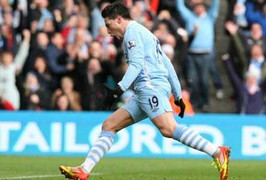 Nasri phá lưới Friedel mở tỉ số cho Man City