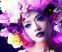 Tina Tình bán khỏa thân ấn tượng với hoa xuân